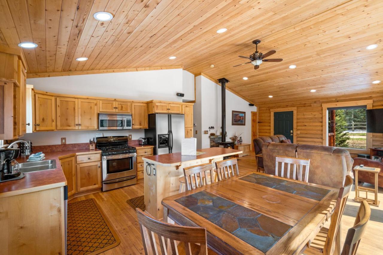 Lazy Fox Cabin West Yellowstone Extérieur photo