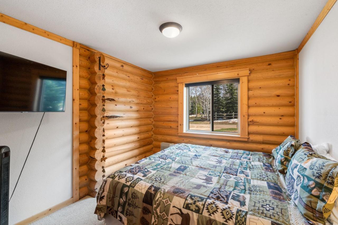 Lazy Fox Cabin West Yellowstone Extérieur photo